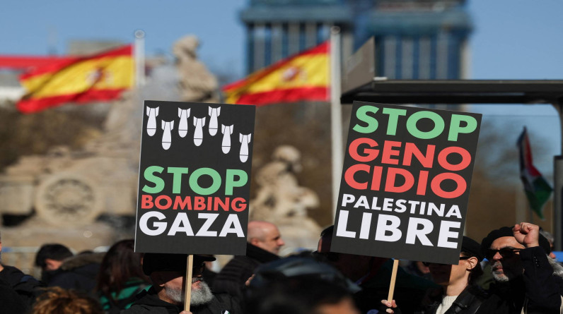 آلاف المتظاهرين في إسبانيا يطالبون بإنهاء العدوان الإسرائيلي على قطاع غزة